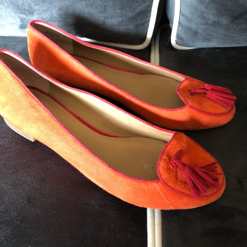 Orange suede flats!!